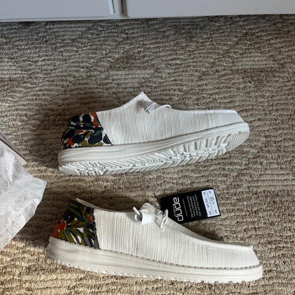 Women’s Hey Dudes - Picture 3 of 4